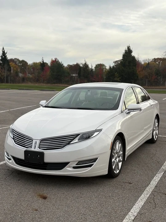 2015 Lincoln MKZ - Image 2 of 17