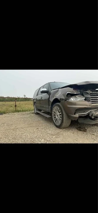 2015 Lincoln Navigator 3rd Gen - Image 2 of 11