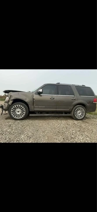 2015 Lincoln Navigator 3rd Gen - Image 5 of 11