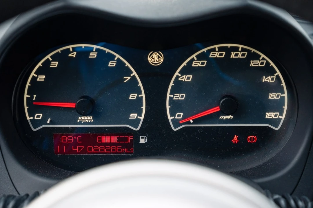 2015 Lotus Elise Series 3 - Image 17 of 30