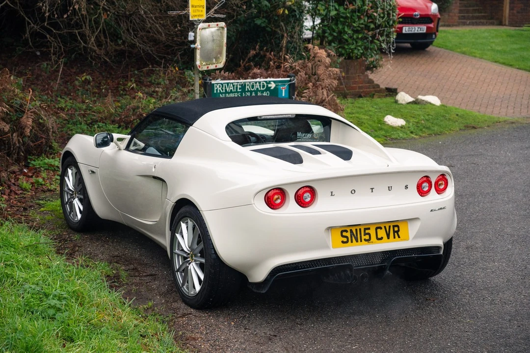 2015 Lotus Elise Series 3 - Image 25 of 30