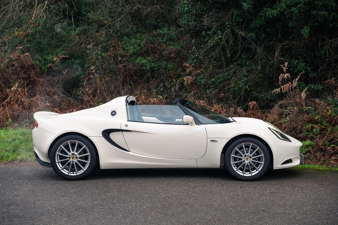 2015 Lotus Elise Series 3 - Image 29 of 30