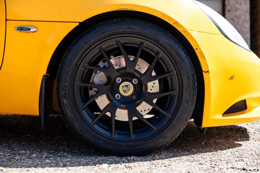2015 Lotus Elise - Image 17 of 30