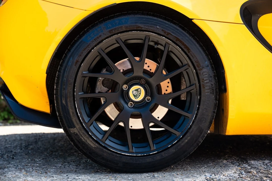 2015 Lotus Elise - Image 18 of 30