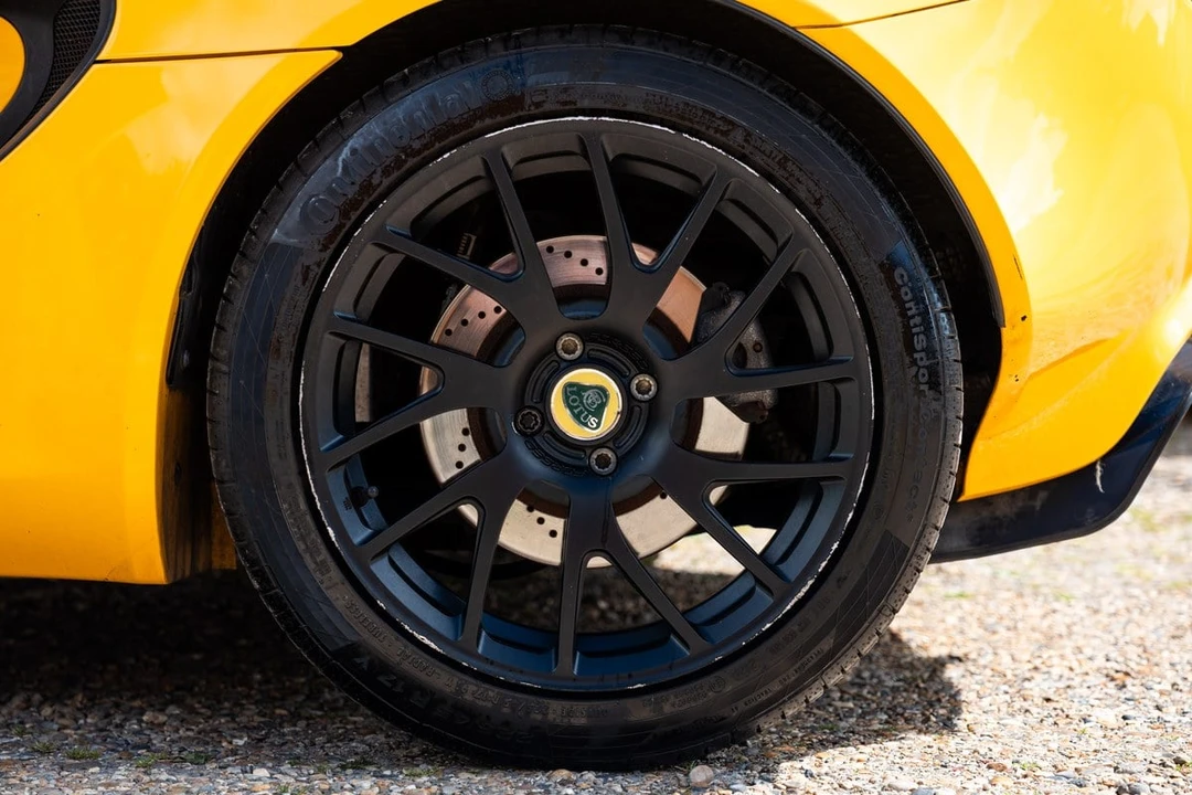 2015 Lotus Elise - Image 23 of 30