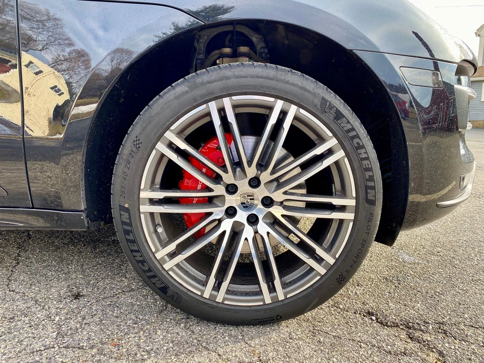 2015 Porsche Macan Turbo - Image 13 of 25