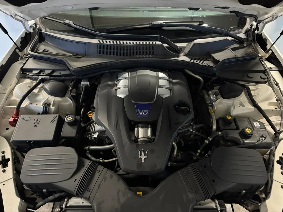 2015 Maserati Ghibli 3rd Gen - Image 27 of 31
