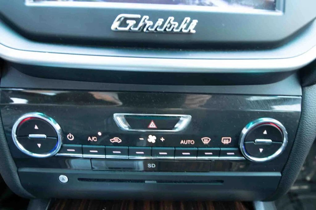 2015 Maserati Ghibli 3rd Gen - Image 17 of 28