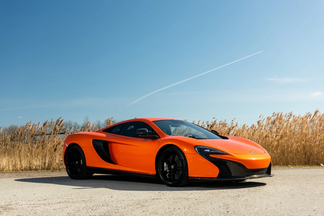 2015 McLaren 650S - Image 10 of 31