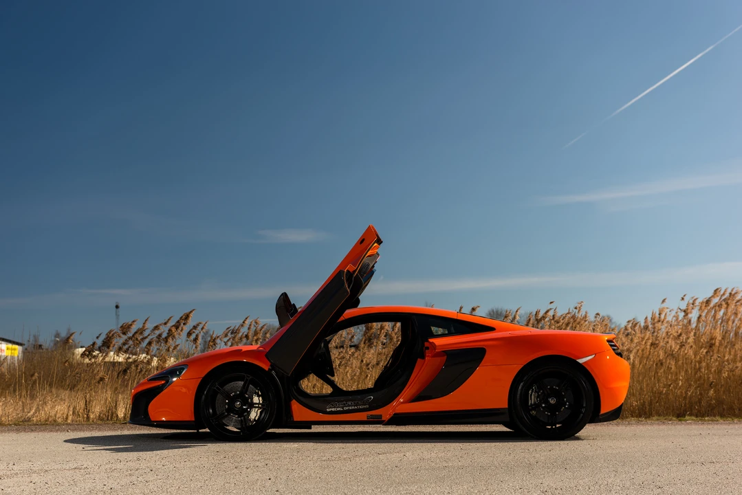 2015 McLaren 650S - Image 14 of 31