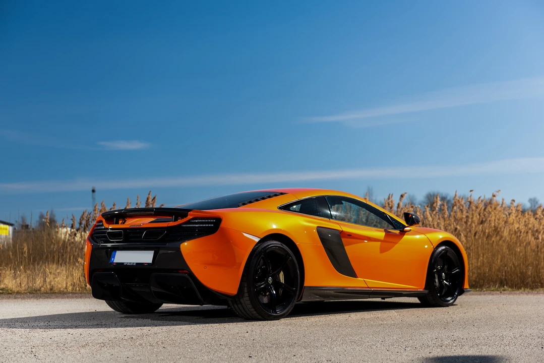 2015 McLaren 650S - Image 8 of 31