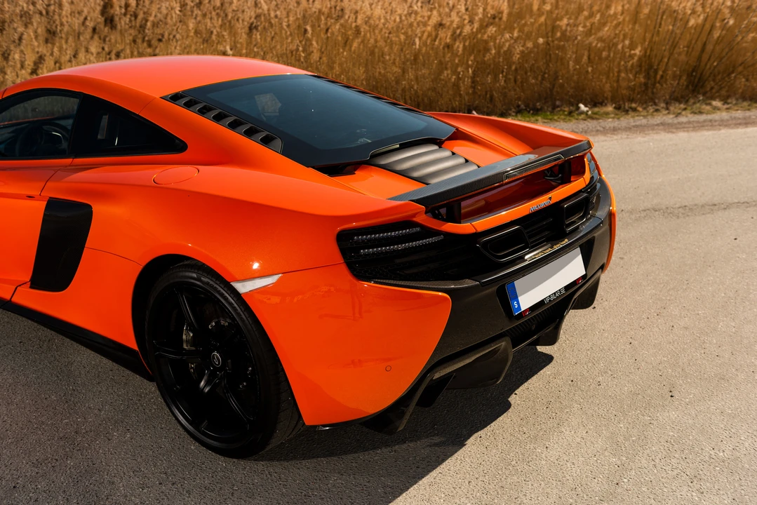 2015 McLaren 650S - Image 24 of 31