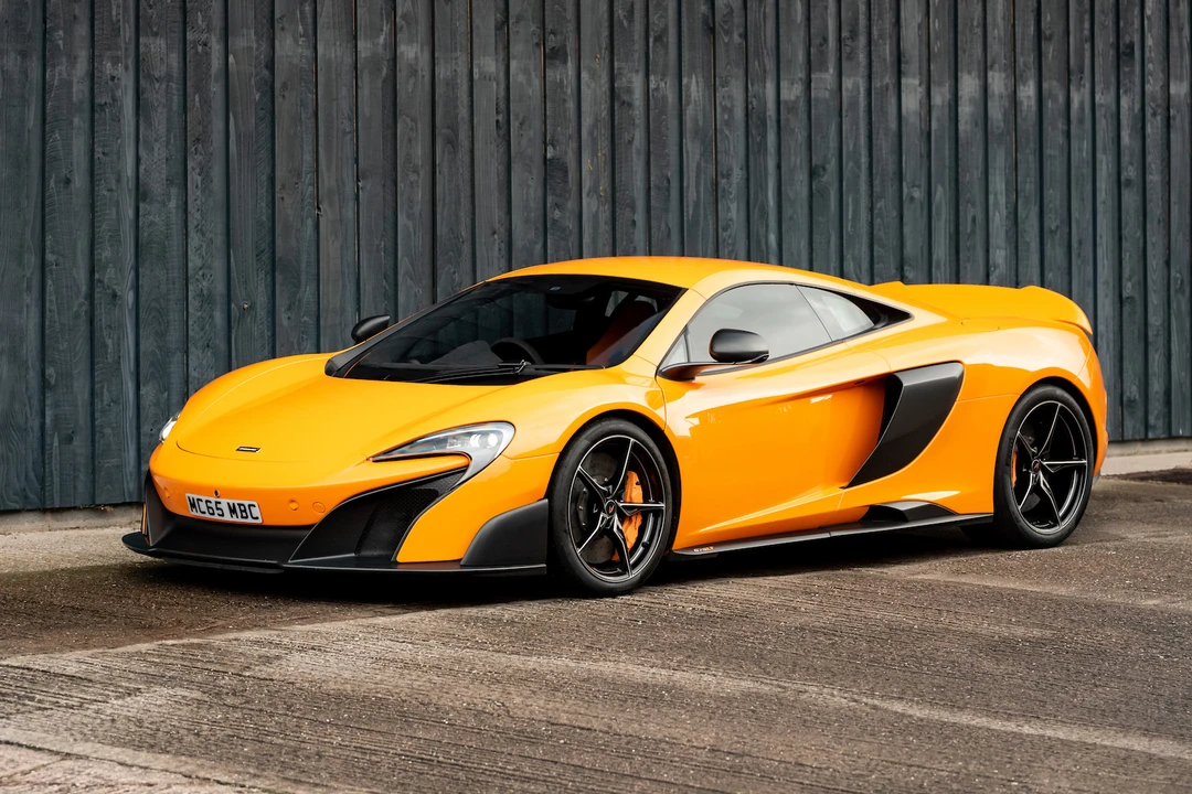 2015 McLaren 675LT Coupe - Image 2 of 31