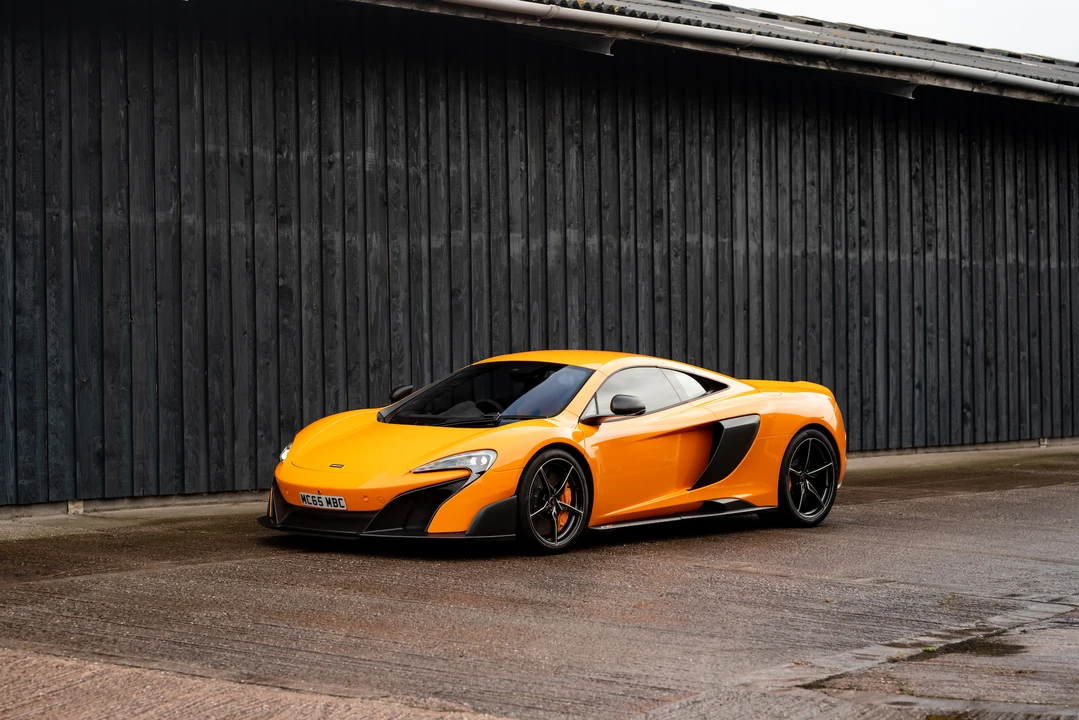 2015 McLaren 675LT Coupe - Image 7 of 31