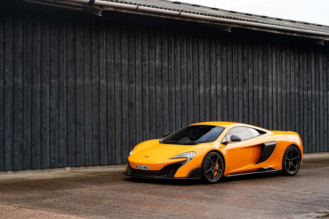 2015 McLaren 675LT Coupe - Image 8 of 31