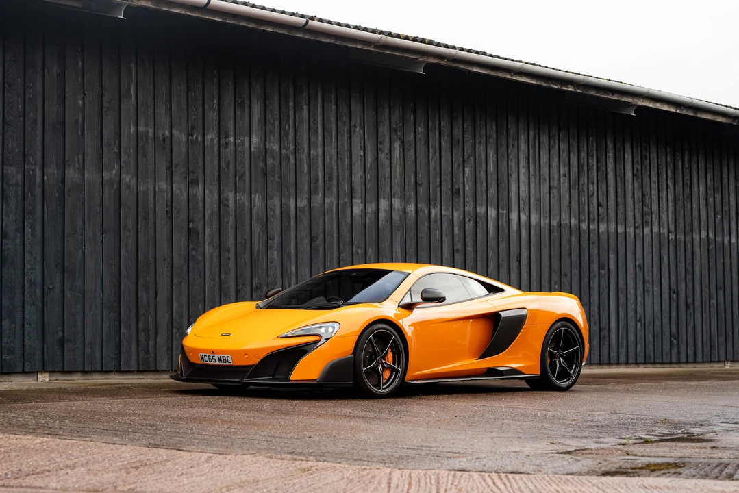 2015 McLaren 675LT Coupe - Image 9 of 31