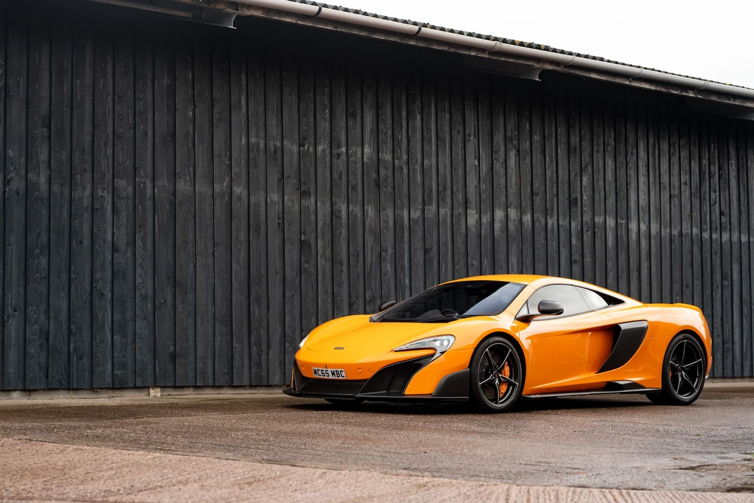 2015 McLaren 675LT Coupe - Image 10 of 31