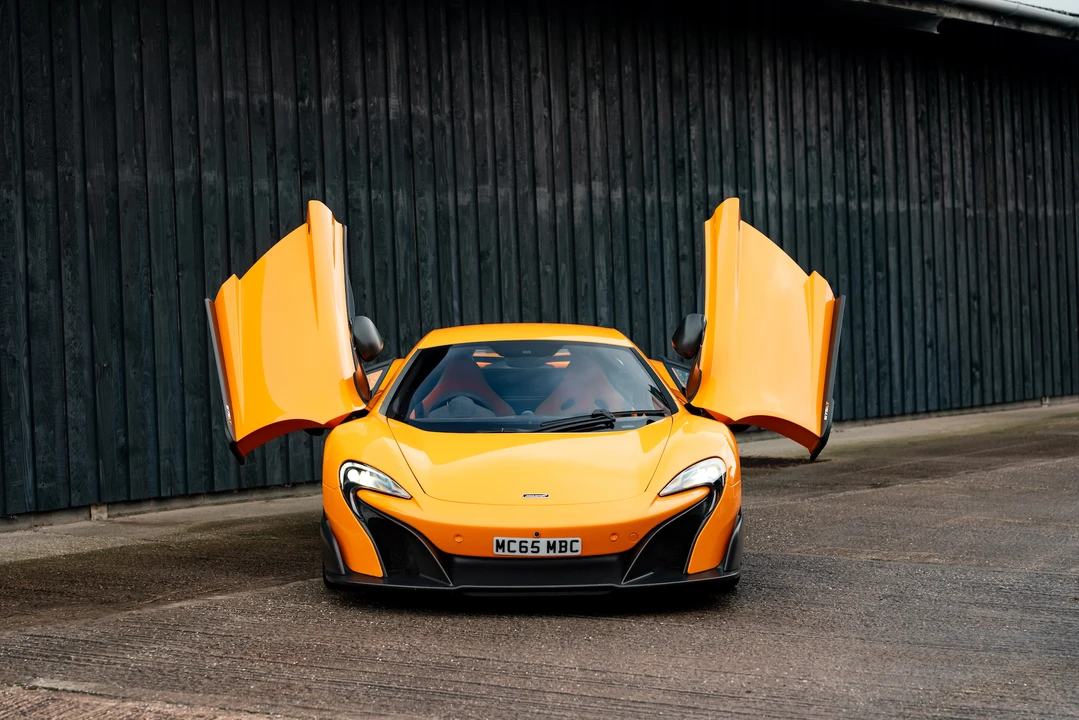 2015 McLaren 675LT Coupe - Image 12 of 31