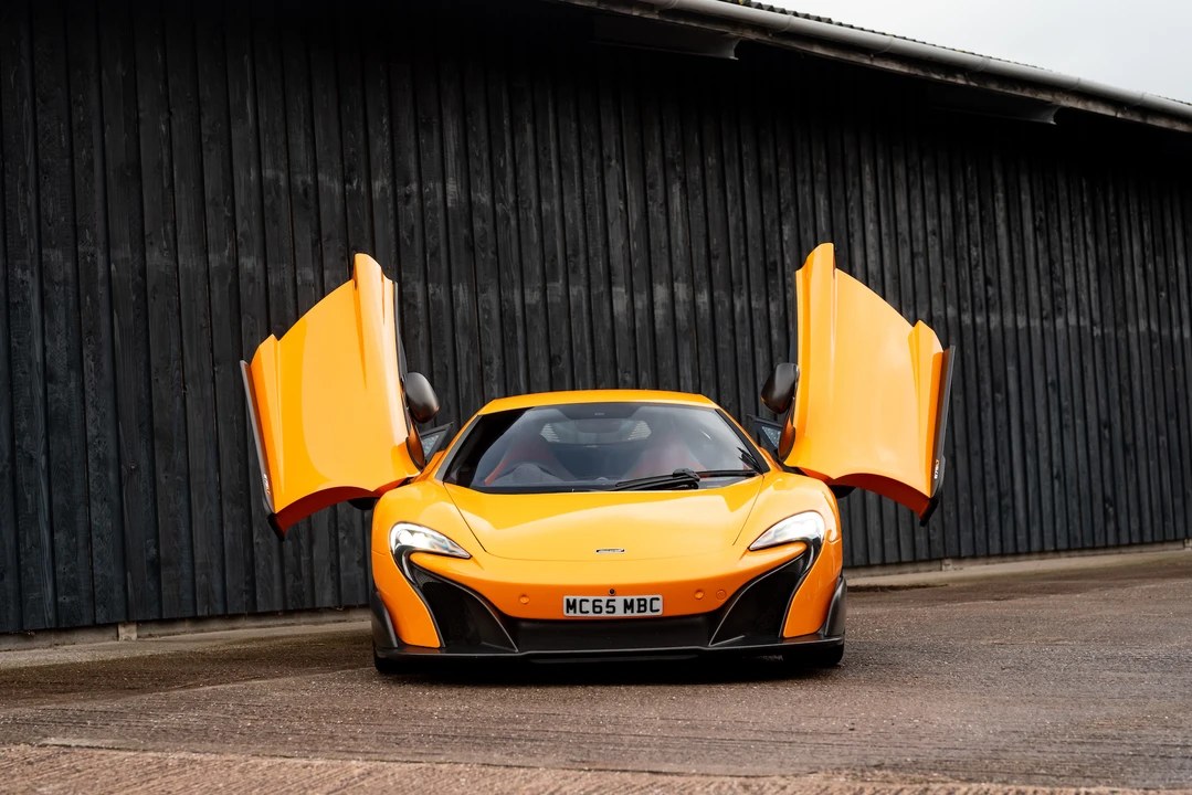 2015 McLaren 675LT Coupe - Image 13 of 31
