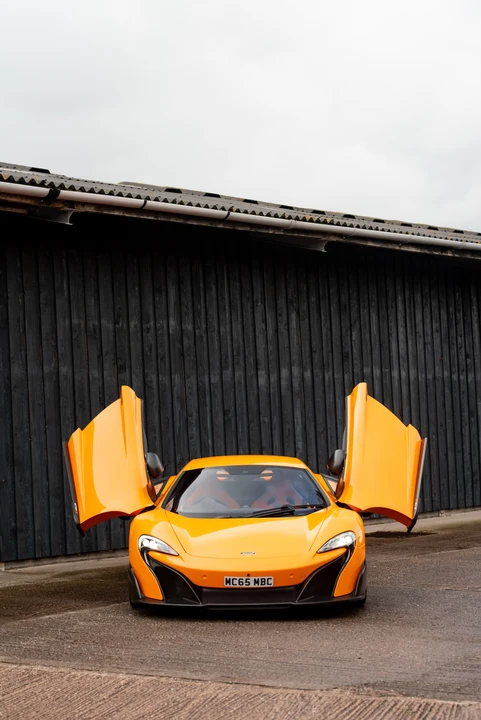 2015 McLaren 675LT Coupe - Image 14 of 31