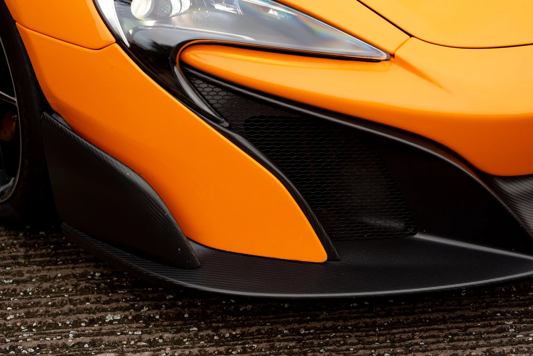 2015 McLaren 675LT Coupe - Image 17 of 31