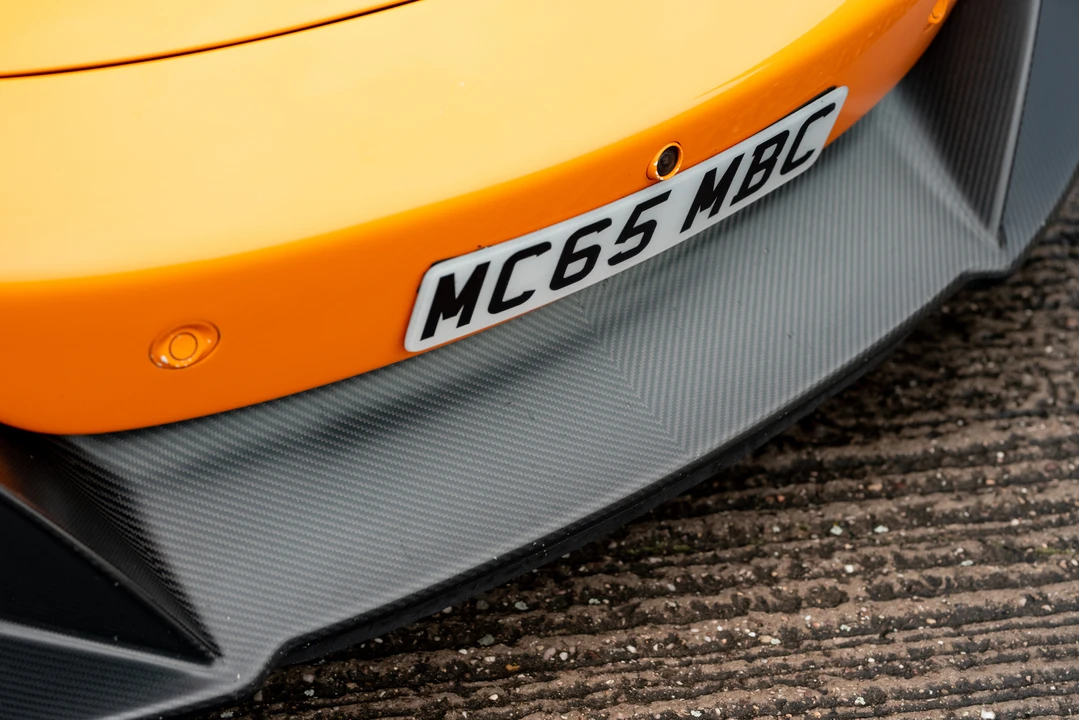 2015 McLaren 675LT Coupe - Image 18 of 31
