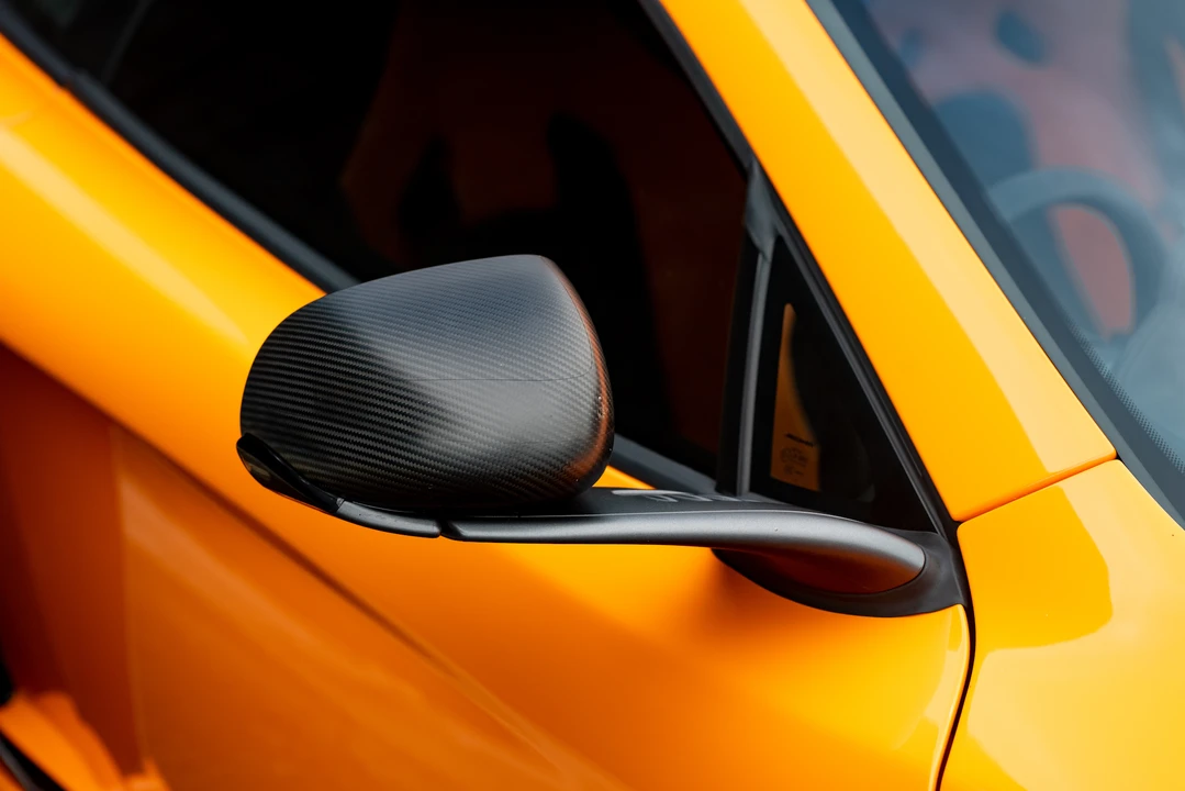 2015 McLaren 675LT Coupe - Image 19 of 31
