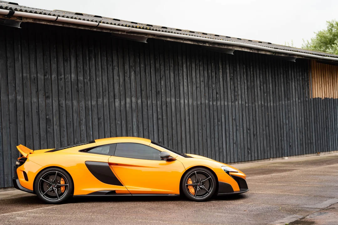 2015 McLaren 675LT Coupe - Image 29 of 31