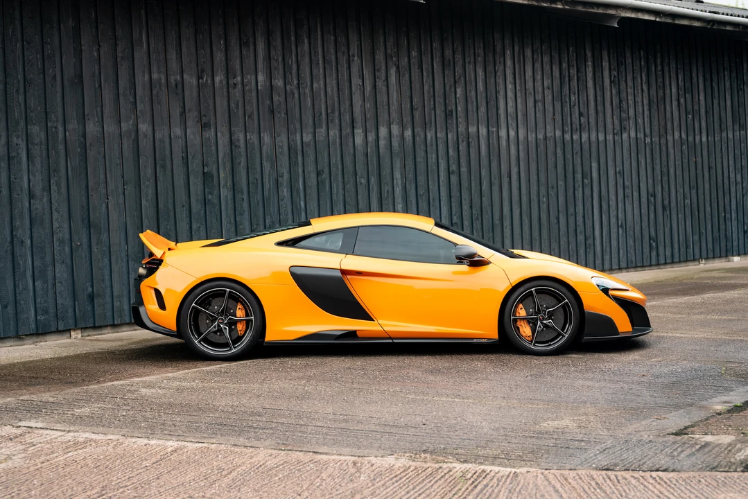 2015 McLaren 675LT Coupe - Image 30 of 31