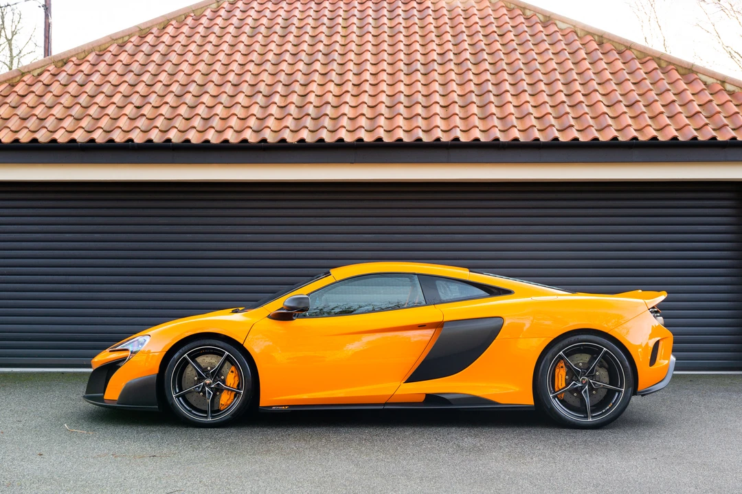 2015 McLaren 675LT Coupe - Image 9 of 31