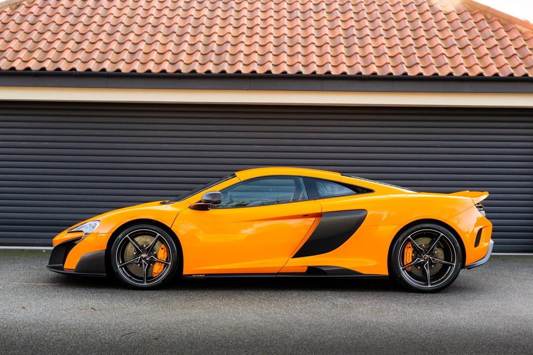 2015 McLaren 675LT Coupe - Image 10 of 31