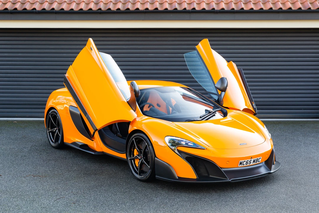 2015 McLaren 675LT Coupe - Image 24 of 31