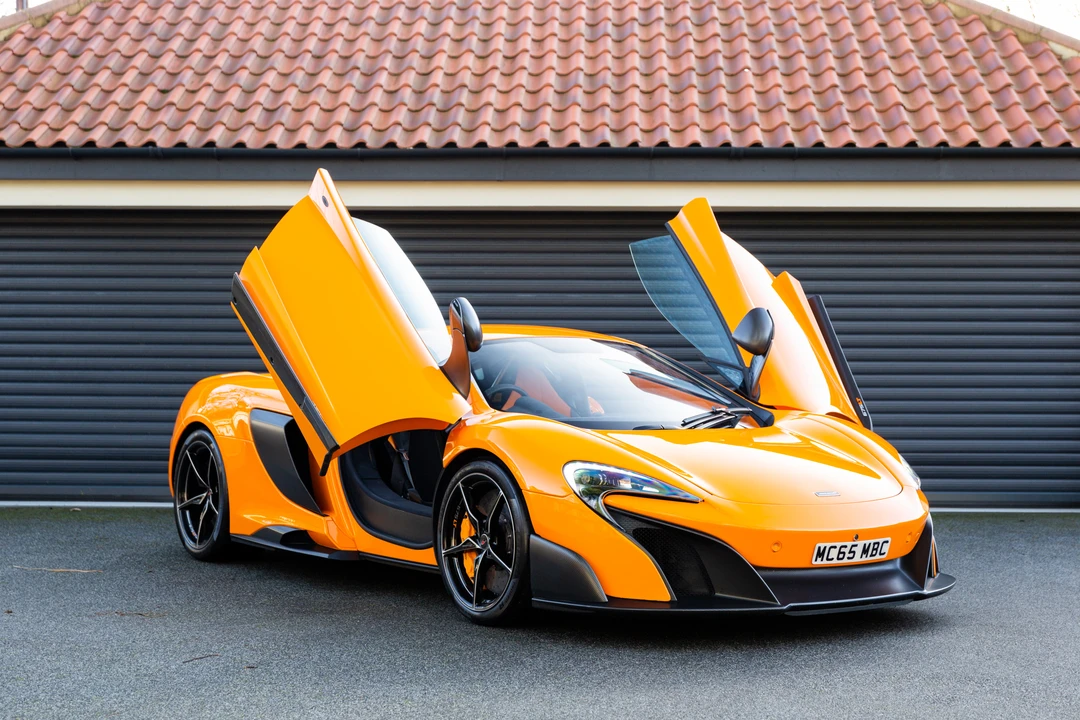 2015 McLaren 675LT Coupe - Image 25 of 31