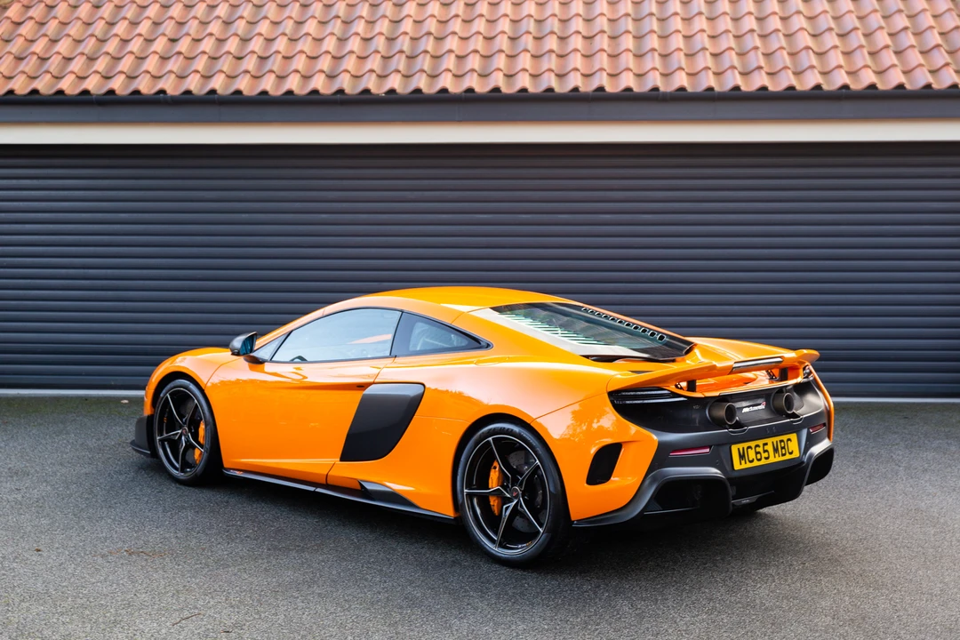 2015 McLaren 675LT Coupe - Image 11 of 31