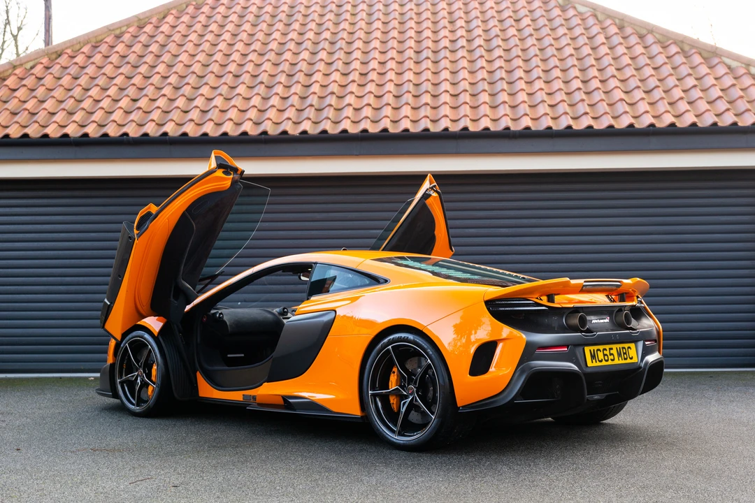 2015 McLaren 675LT Coupe - Image 28 of 31