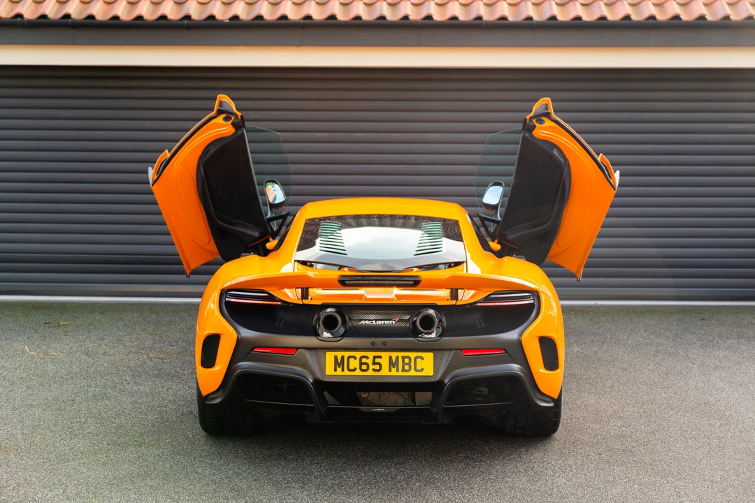 2015 McLaren 675LT Coupe - Image 26 of 31