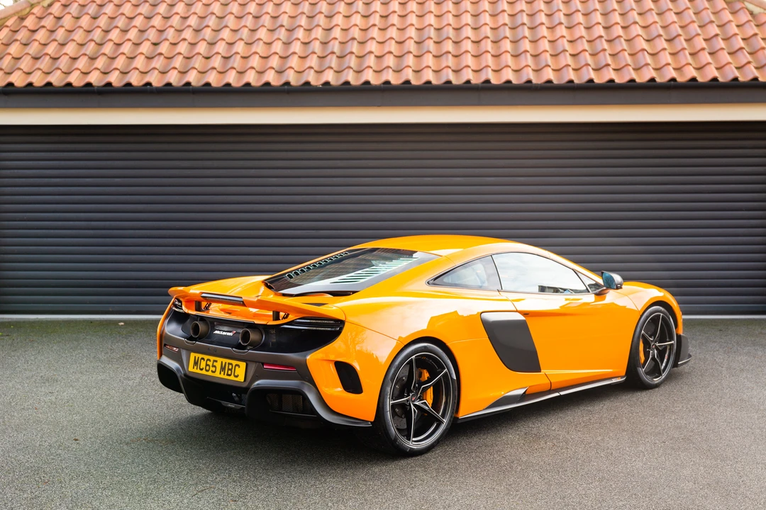 2015 McLaren 675LT Coupe - Image 15 of 31