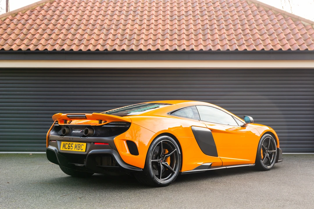 2015 McLaren 675LT Coupe - Image 16 of 31
