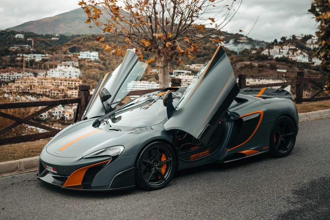 2015 McLaren 675LT Coupe - Image 21 of 31