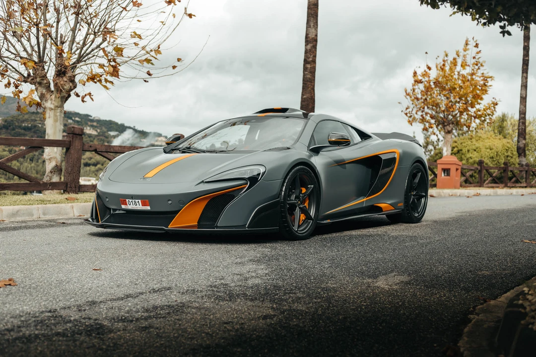 2015 McLaren 675LT Coupe - Image 19 of 31