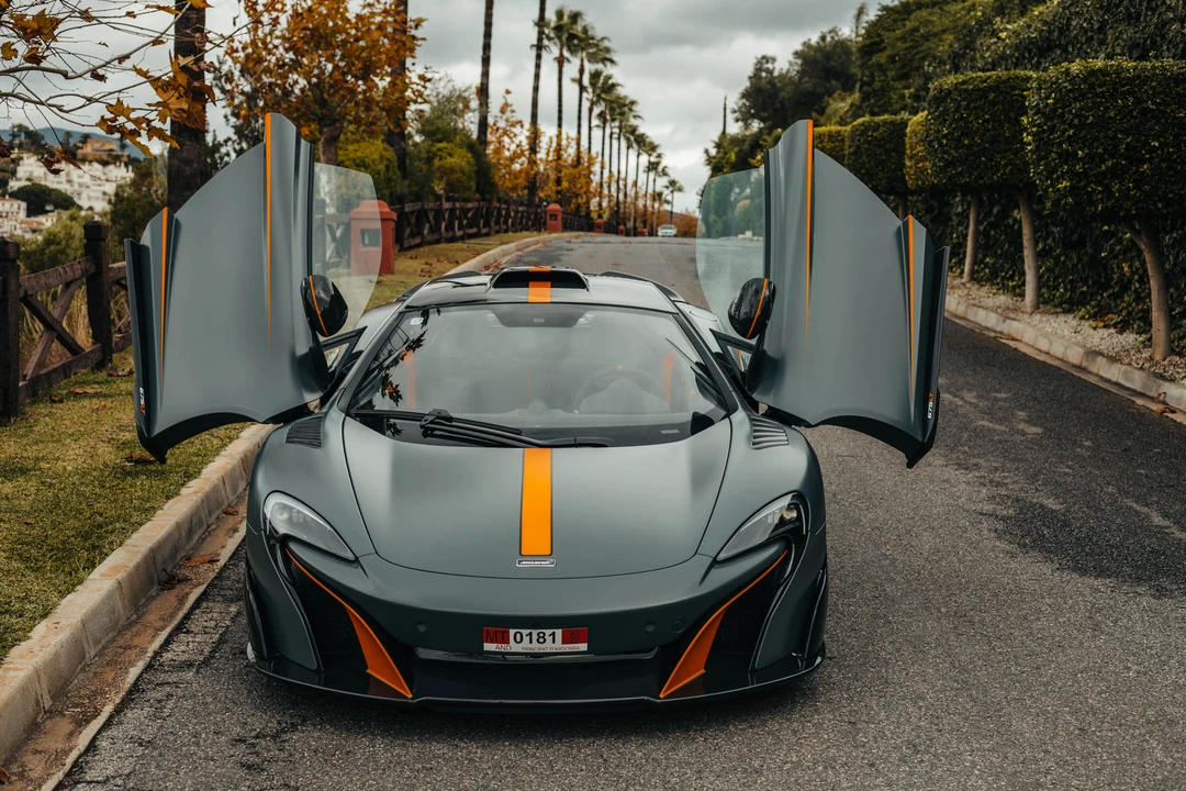 2015 McLaren 675LT Coupe - Image 24 of 31