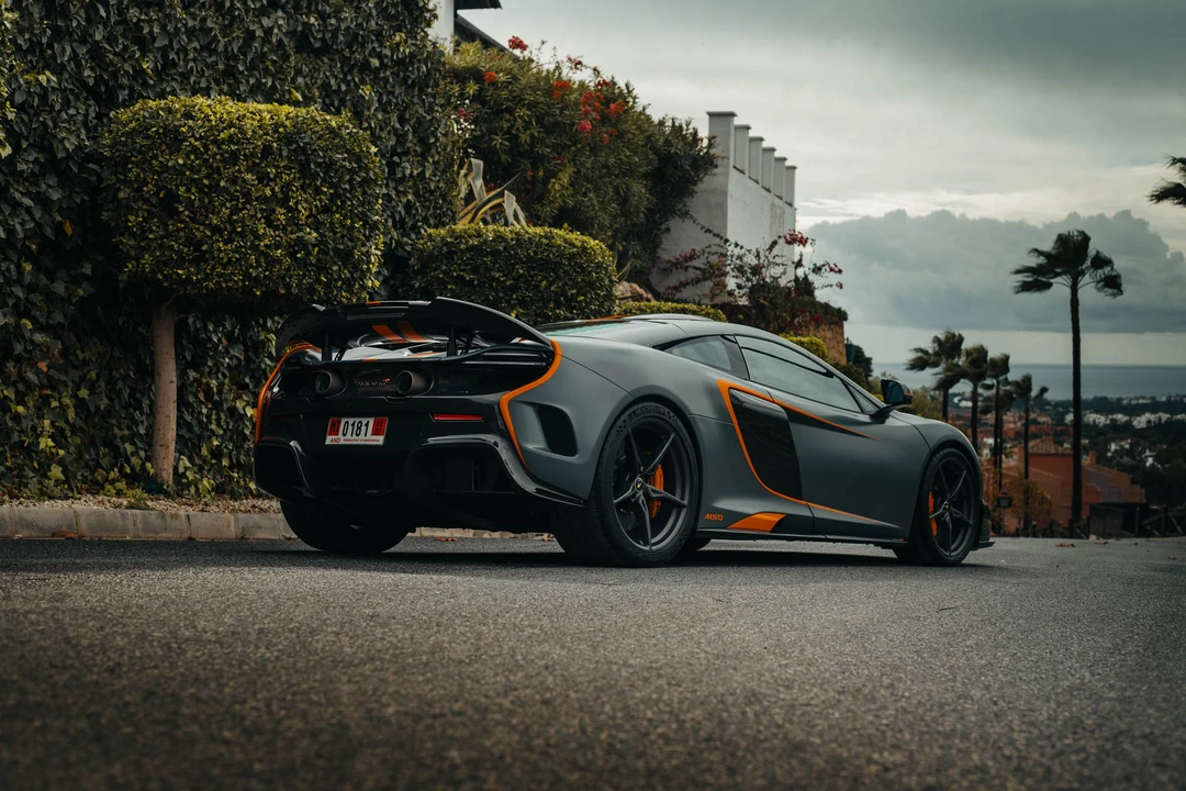 2015 McLaren 675LT Coupe - Image 22 of 31