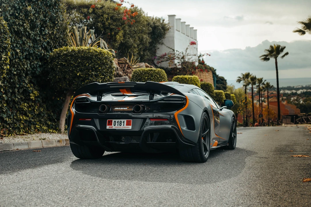 2015 McLaren 675LT Coupe - Image 23 of 31