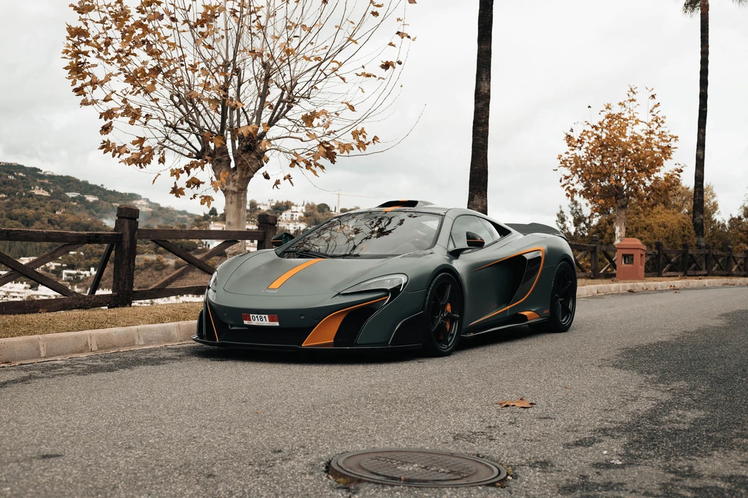 2015 McLaren 675LT Coupe - Image 25 of 31