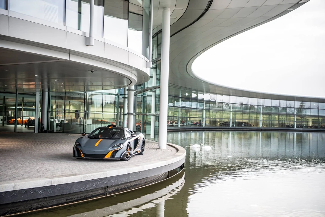 2015 McLaren 675LT Coupe - Image 3 of 31
