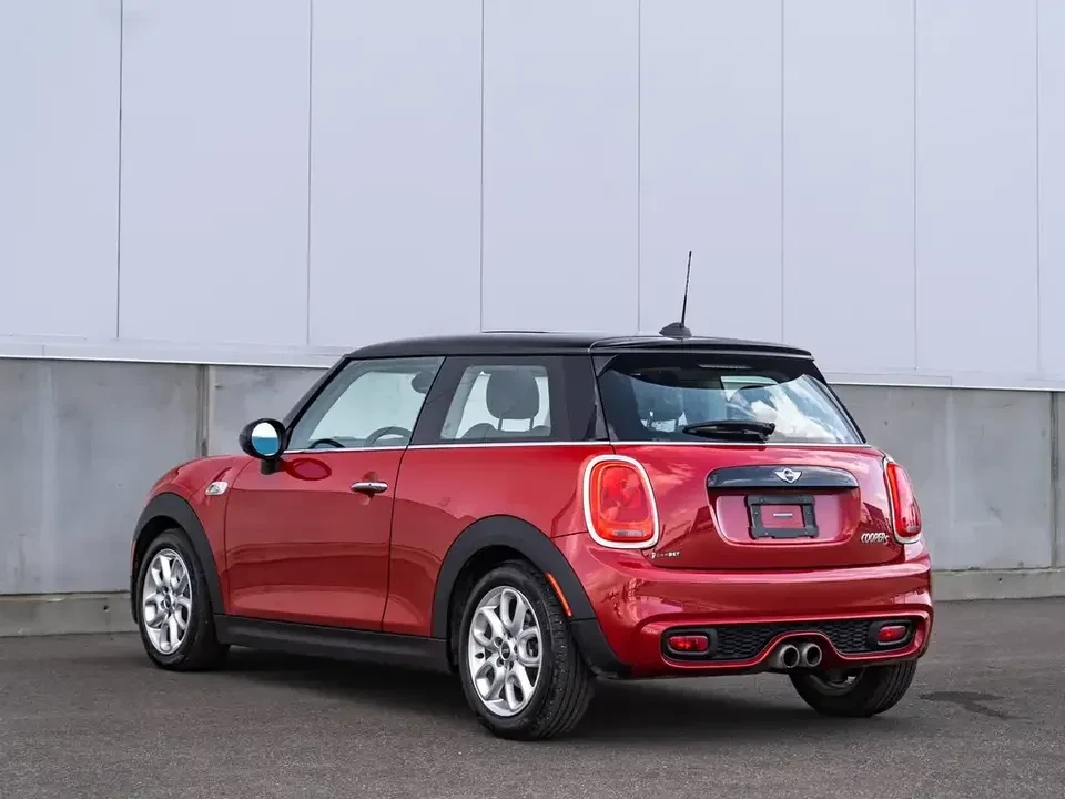 2015 Mini Mini 3rd Gen - Image 2 of 18
