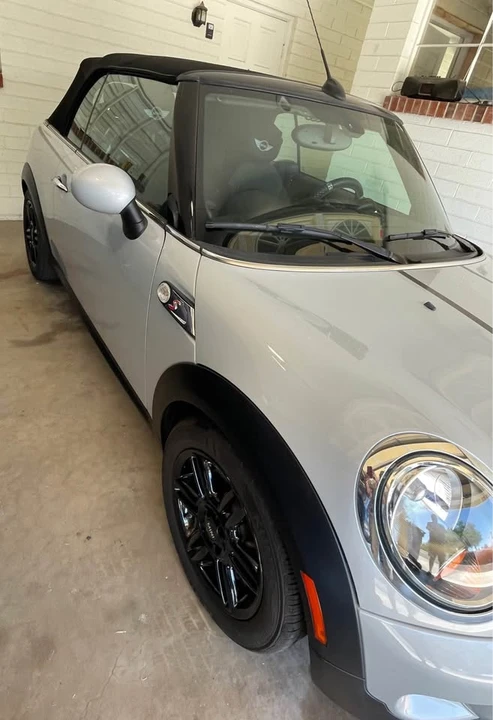 2015 Mini Mini 2nd Gen - Image 2 of 4