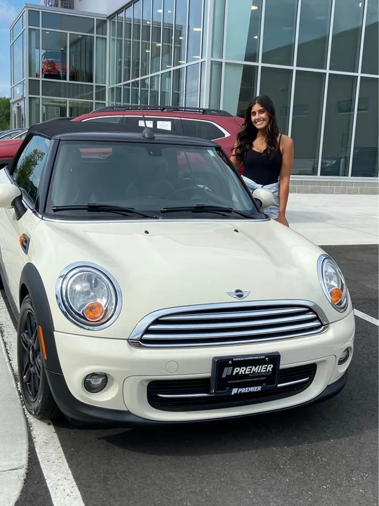 2015 Mini Mini 3rd Gen - Image 2 of 4