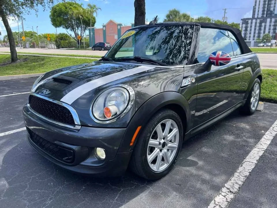 2015 Mini Mini 3rd Gen - Image 2 of 8
