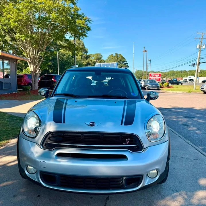 2015 Mini Mini 3rd Gen - Image 2 of 19